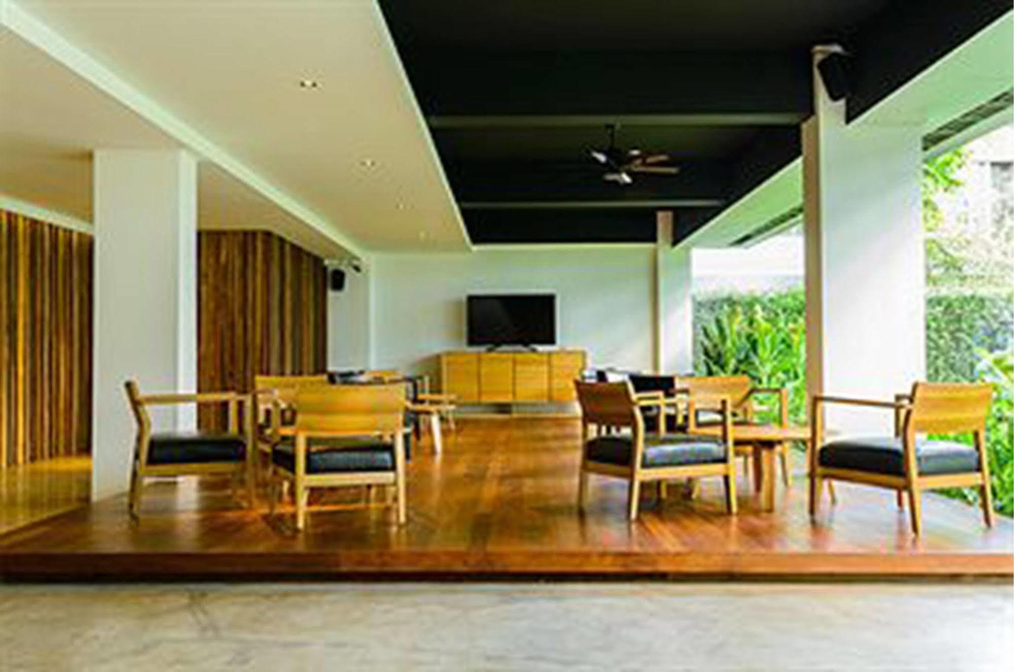 Uma Residence Bangkok Luaran gambar