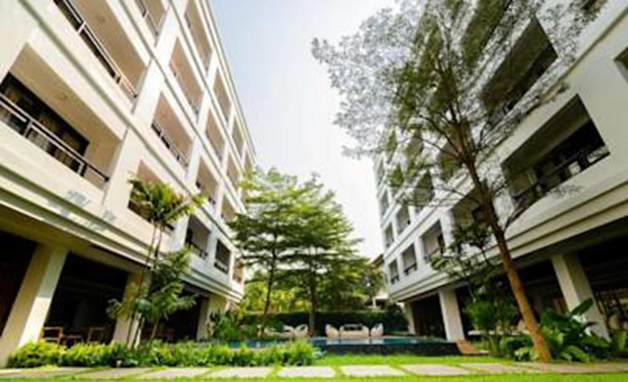 Uma Residence Bangkok Luaran gambar
